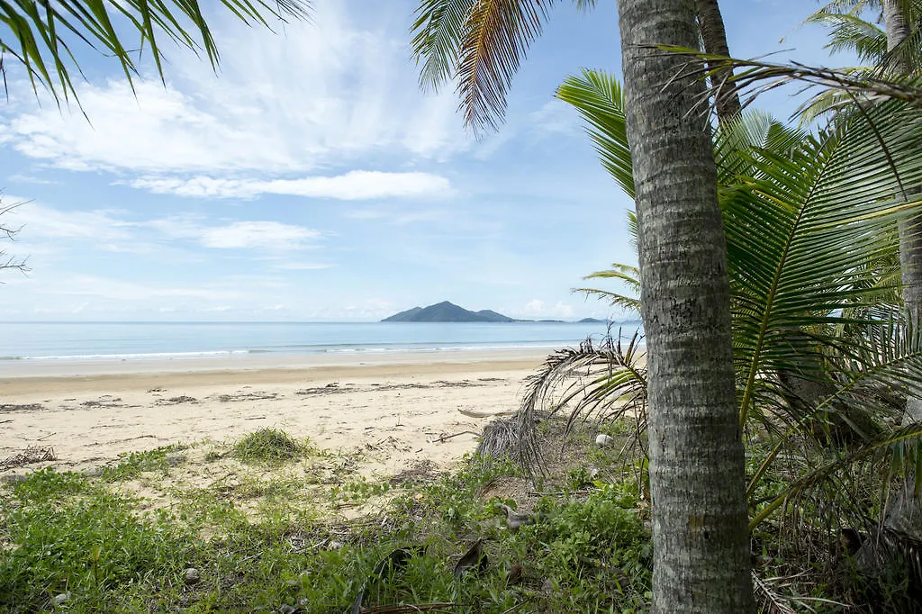 Sejala Beach Huts Mission Beach 4*,
